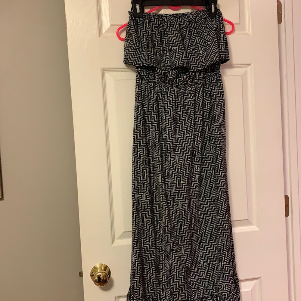 Black and white strapless maxi